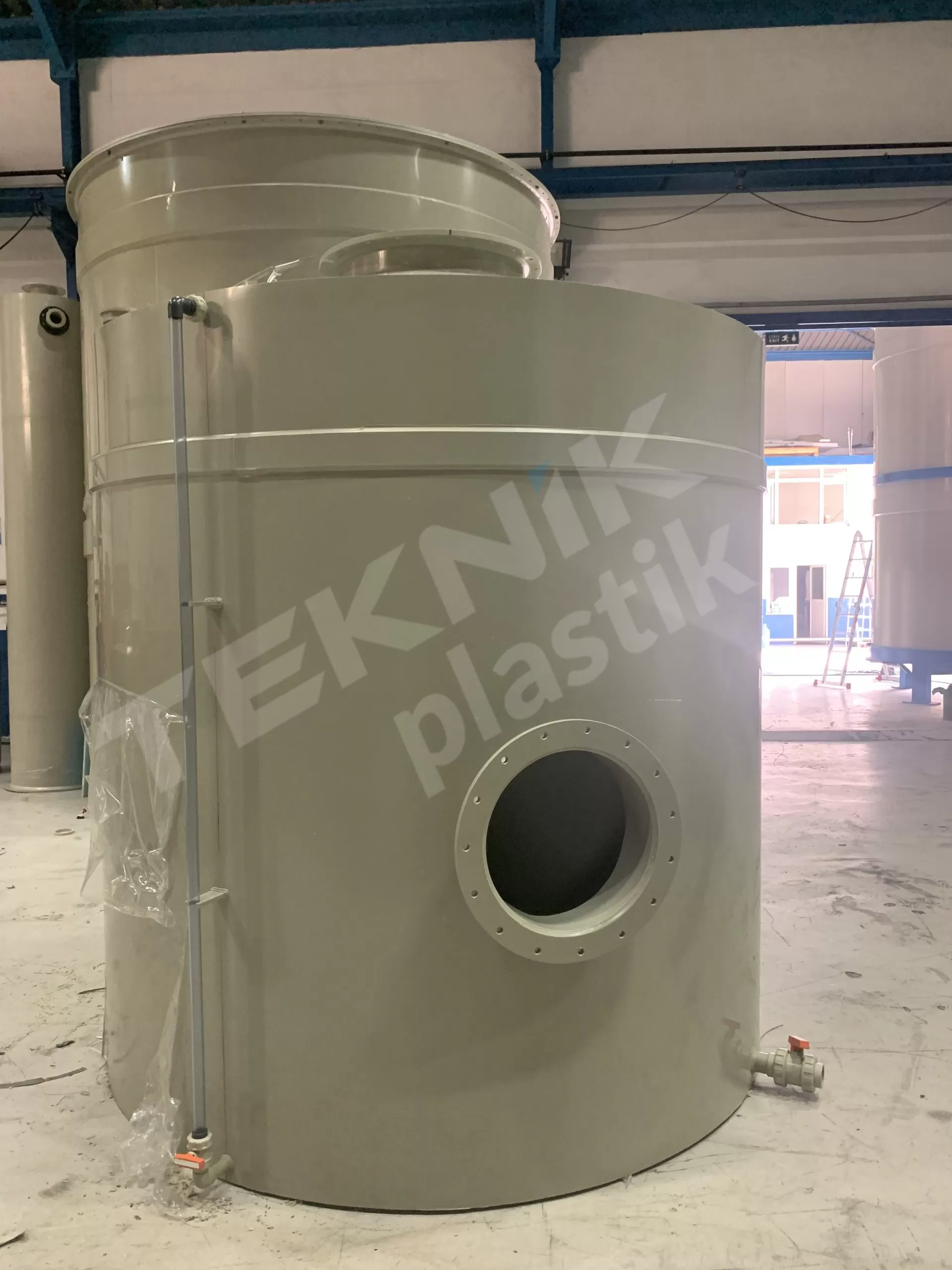 Nitrik Asit Depolama Tankı
